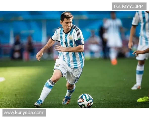 阿贾比尔足球明星的辉煌历程与未来展望解析