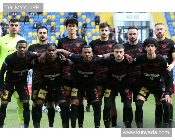 黑色五号足球明星的传奇之路与背后故事揭秘 黑色五号足球明星的传奇之路与背后故事揭秘