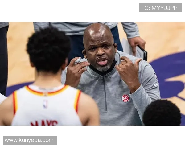 重庆排球队包夹战术解析与其在排球热点中的影响探讨 重庆排球队包夹战术解析与其在排球热点中的影响探讨