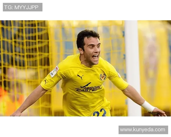 早年国际足球明星的辉煌岁月与传奇故事回顾