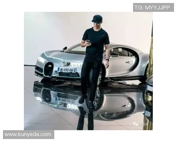 足球明星车内必备物品揭秘助你了解他们的生活风格与个性魅力